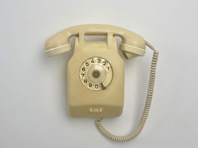 An old fashioned phone.